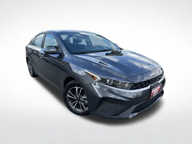 2023 Kia Forte LXS - Photo 26