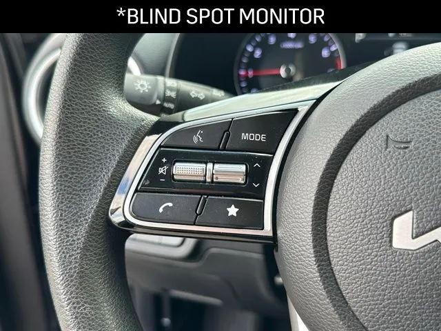 2023 Kia Forte LXS - Photo 6