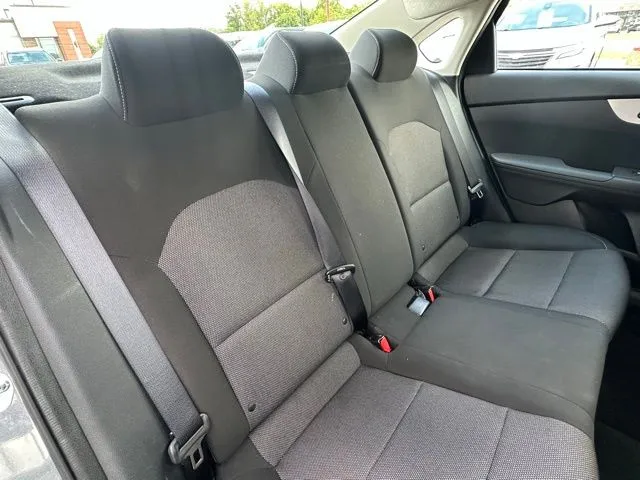 2023 Kia Forte LXS - Photo 23