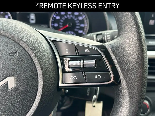 2023 Kia Forte LXS - Photo 7