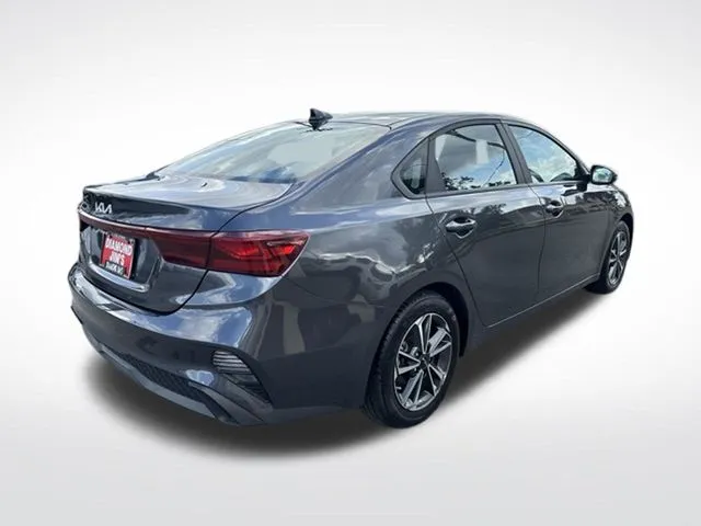 2023 Kia Forte LXS - Photo 20