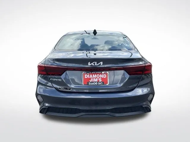 2023 Kia Forte LXS - Photo 18