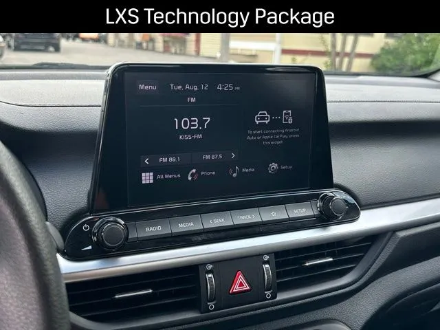 2023 Kia Forte LXS - Photo 9