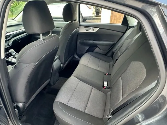 2023 Kia Forte LXS - Photo 16