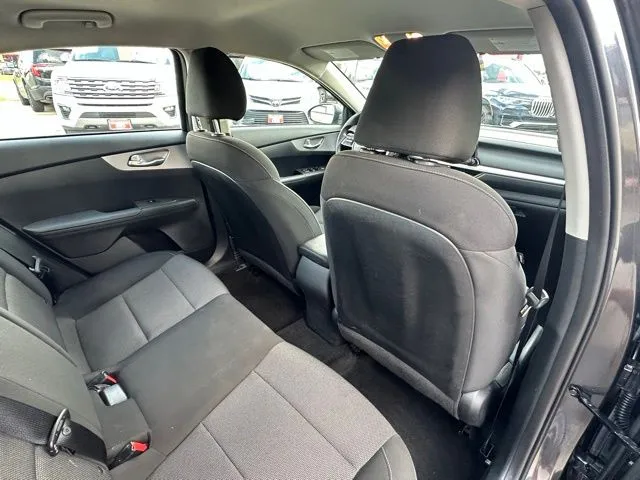 2023 Kia Forte LXS - Photo 22