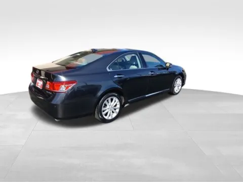 More photos of 2011 Lexus ES 350 at Diamond Jim's West Allis, WI