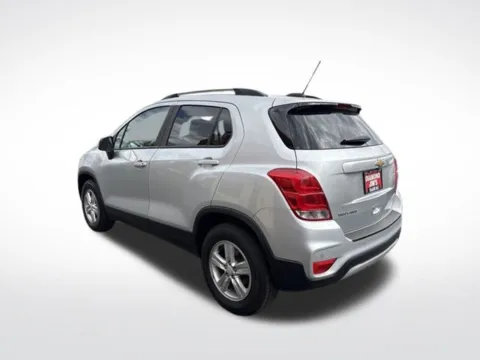 More photos of 2022 Chevrolet Trax LT at Diamond Jim's West Allis, WI