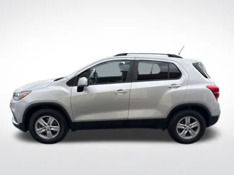 Another view of 2022 Chevrolet Trax LT for sale in Milwaukee, WI at Diamond Jim's West Allis