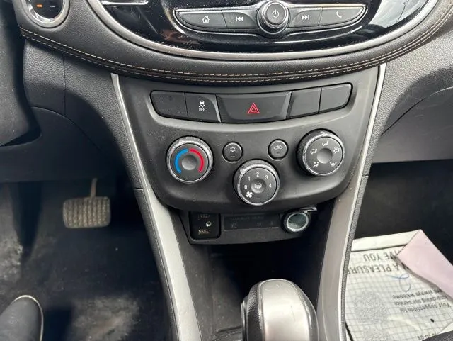 2022 Chevrolet Trax LT - Photo 14