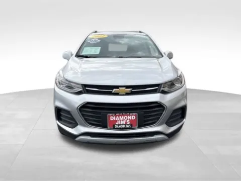 Photos of 2022 Chevrolet Trax LT for sale in Milwaukee, WI at Diamond Jim's West Allis