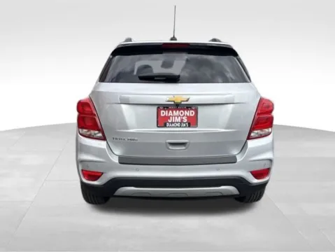 More photos of 2022 Chevrolet Trax LT at Diamond Jim's West Allis, WI