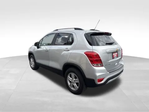 More photos of 2022 Chevrolet Trax LT at Diamond Jim's West Allis, WI