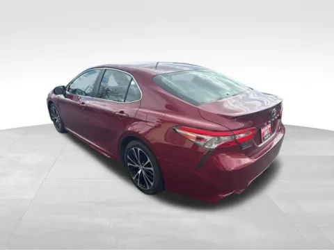 More photos of 2018 Toyota Camry SE at Diamond Jim's West Allis, WI