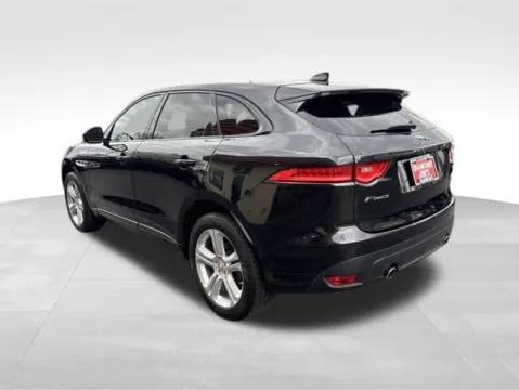 More photos of 2017 Jaguar F-PACE 35t R-Sport at Diamond Jim's West Allis, WI