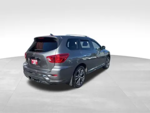 More photos of 2020 Nissan Pathfinder Platinum at Diamond Jim's West Allis, WI