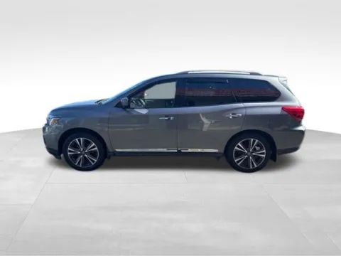 Photos of 2020 Nissan Pathfinder Platinum for sale in Milwaukee, WI at Diamond Jim's West Allis