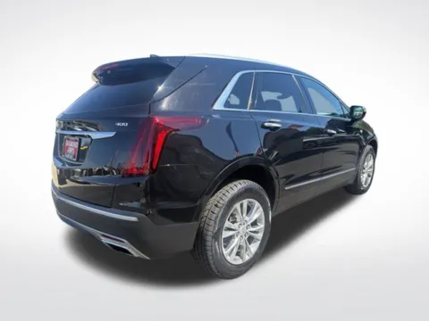 Another view of 2020 Cadillac XT5 Premium Luxury for sale in Milwaukee, WI at Diamond Jim's West Allis