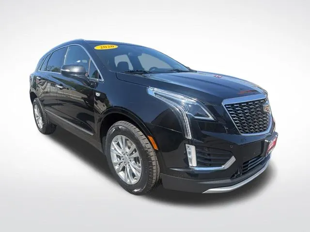Black 2020 Cadillac XT5 Premium Luxury for sale in Milwaukee, WI