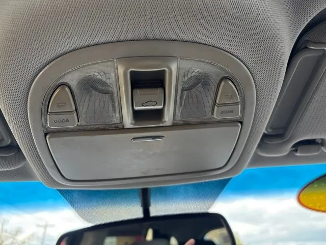 2011 Hyundai Santa Fe Limited - Photo 15