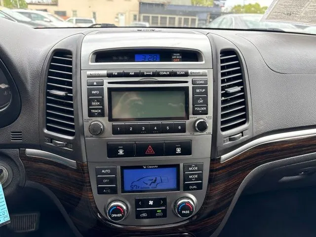 2011 Hyundai Santa Fe Limited - Photo 12