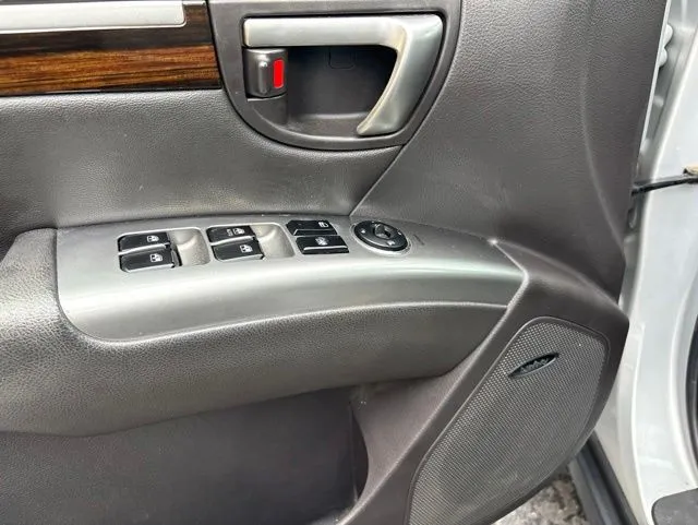 2011 Hyundai Santa Fe Limited - Photo 9