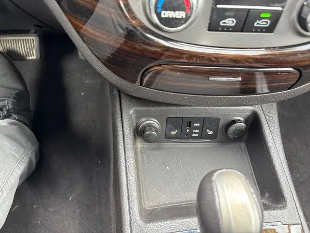 2011 Hyundai Santa Fe Limited - Photo 13