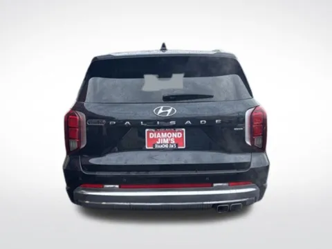 More photos of 2023 Hyundai Palisade Calligraphy at Diamond Jim's West Allis, WI
