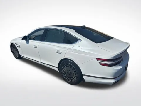 More photos of 2022 Genesis G80 2.5T at Diamond Jim's West Allis, WI