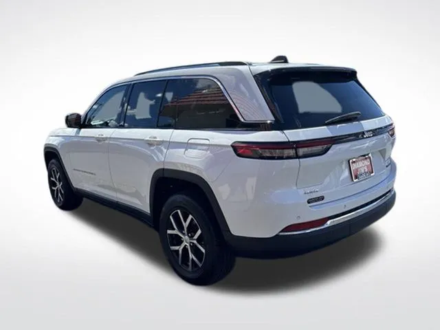 Jeep Grand Cherokee photo 3