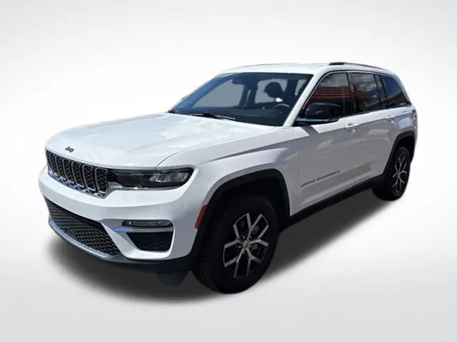 White 2023 Jeep Grand Cherokee Limited for sale in Milwaukee, WI