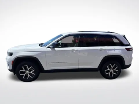 Photos of 2023 Jeep Grand Cherokee Limited for sale in Milwaukee, WI at Diamond Jim's West Allis