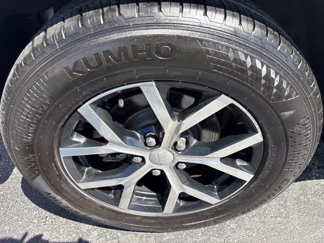 Jeep Grand Cherokee photo 25