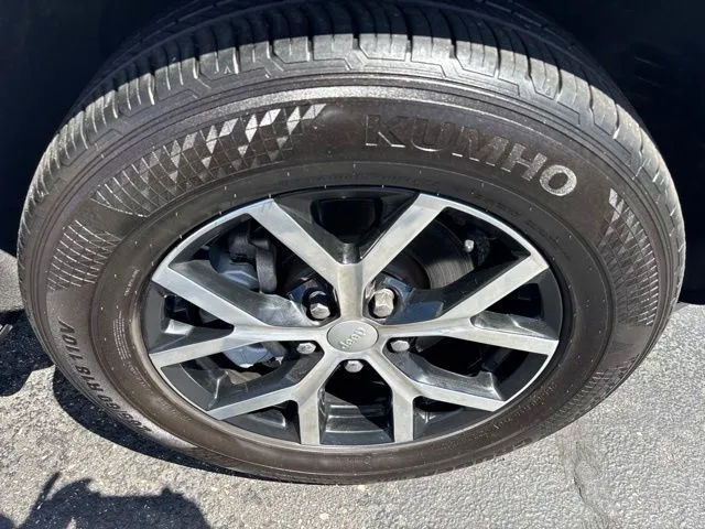 Jeep Grand Cherokee photo 26