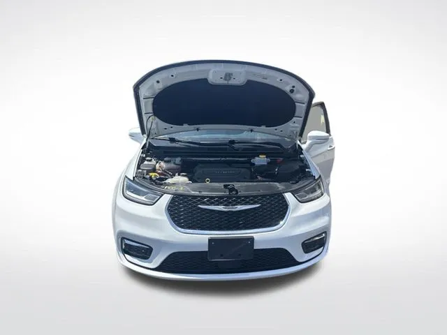 Chrysler Pacifica photo 21