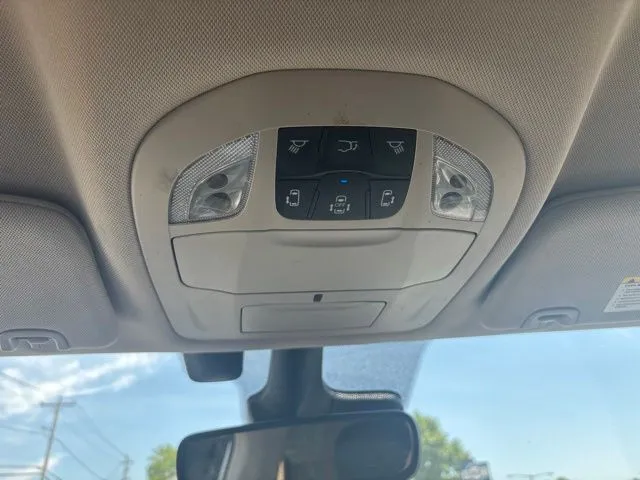 Chrysler Pacifica photo 13