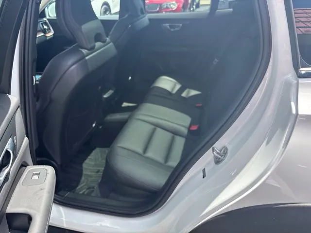 Volvo V60 photo 17