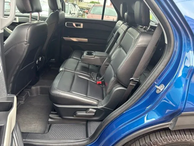 Ford Explorer photo 16
