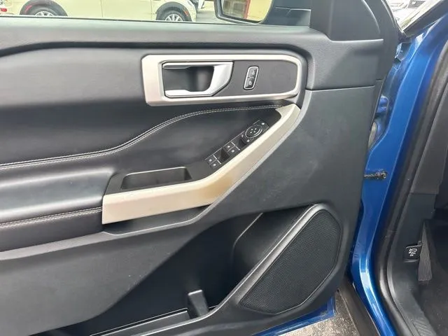 Ford Explorer photo 9