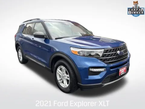 Blue 2021 Ford Explorer XLT for sale in Milwaukee, WI