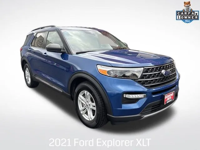 Blue 2021 Ford Explorer XLT for sale in Milwaukee, WI
