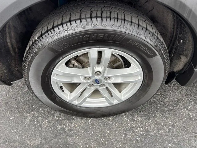 Ford Explorer photo 26