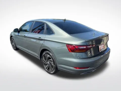 More photos of 2019 Volkswagen Jetta SEL Premium at Diamond Jim's West Allis, WI