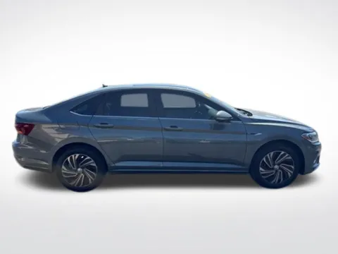 Photos of 2019 Volkswagen Jetta SEL Premium for sale in Milwaukee, WI at Diamond Jim's West Allis