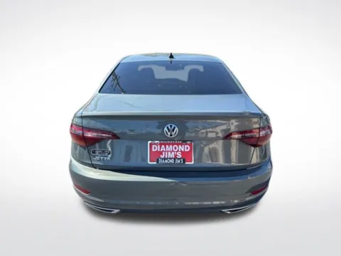 More photos of 2019 Volkswagen Jetta SEL Premium at Diamond Jim's West Allis, WI