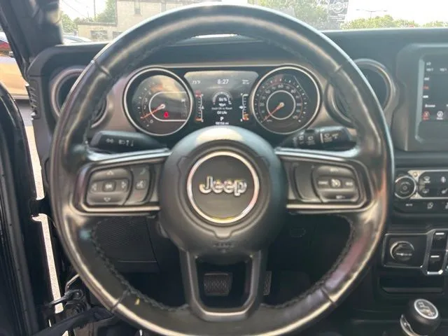Jeep Wrangler photo 10
