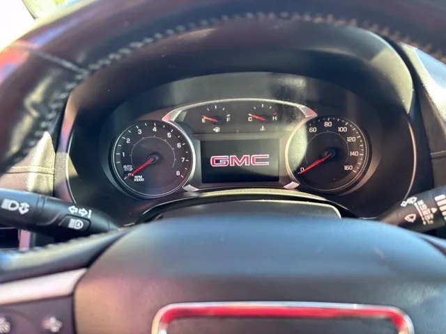 GMC Terrain photo 11