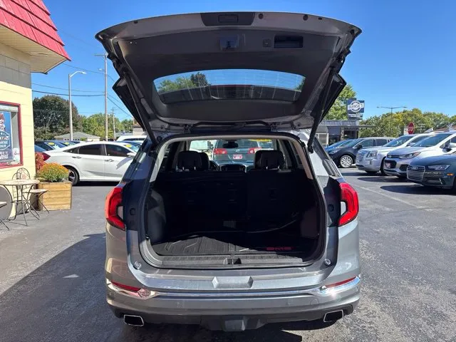 GMC Terrain photo 17