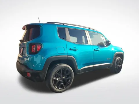 More photos of 2022 Jeep Renegade Altitude at Diamond Jim's West Allis, WI