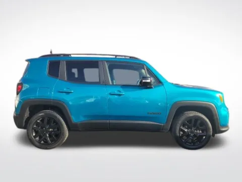 More photos of 2022 Jeep Renegade Altitude at Diamond Jim's West Allis, WI