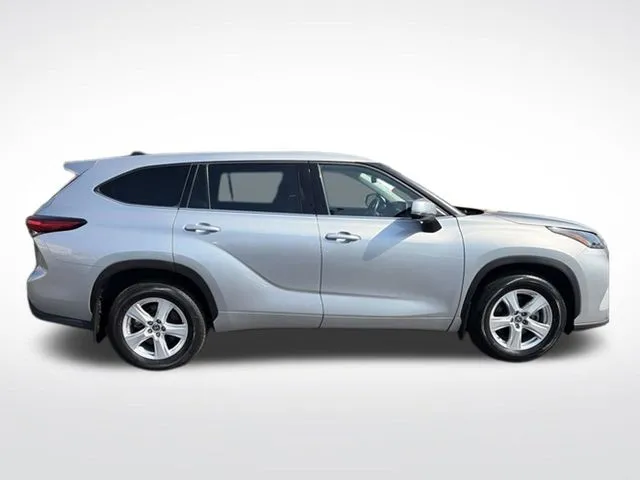 Toyota Highlander photo 8